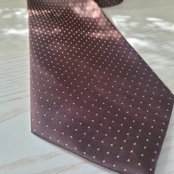 Vintage Brown Necktie with Beige Specs - Picture 8 of 8